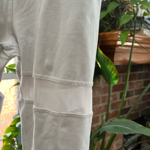 Alo Yoga thigh high legging/ high waisted - Picture 4 of 8